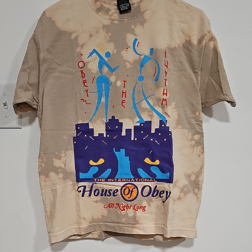 Urban Outfitters Beige Tee with Graphic Label